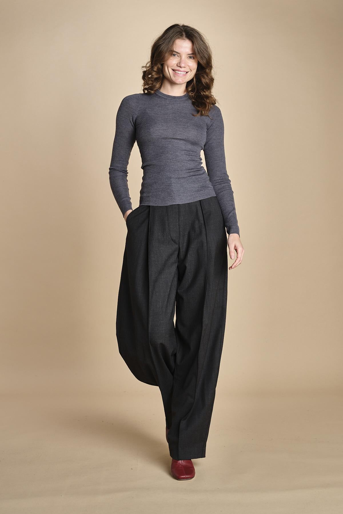 girocollo a costine manica luna in lana merino LAU30 E14038 GRIGIO SCURO milaura 