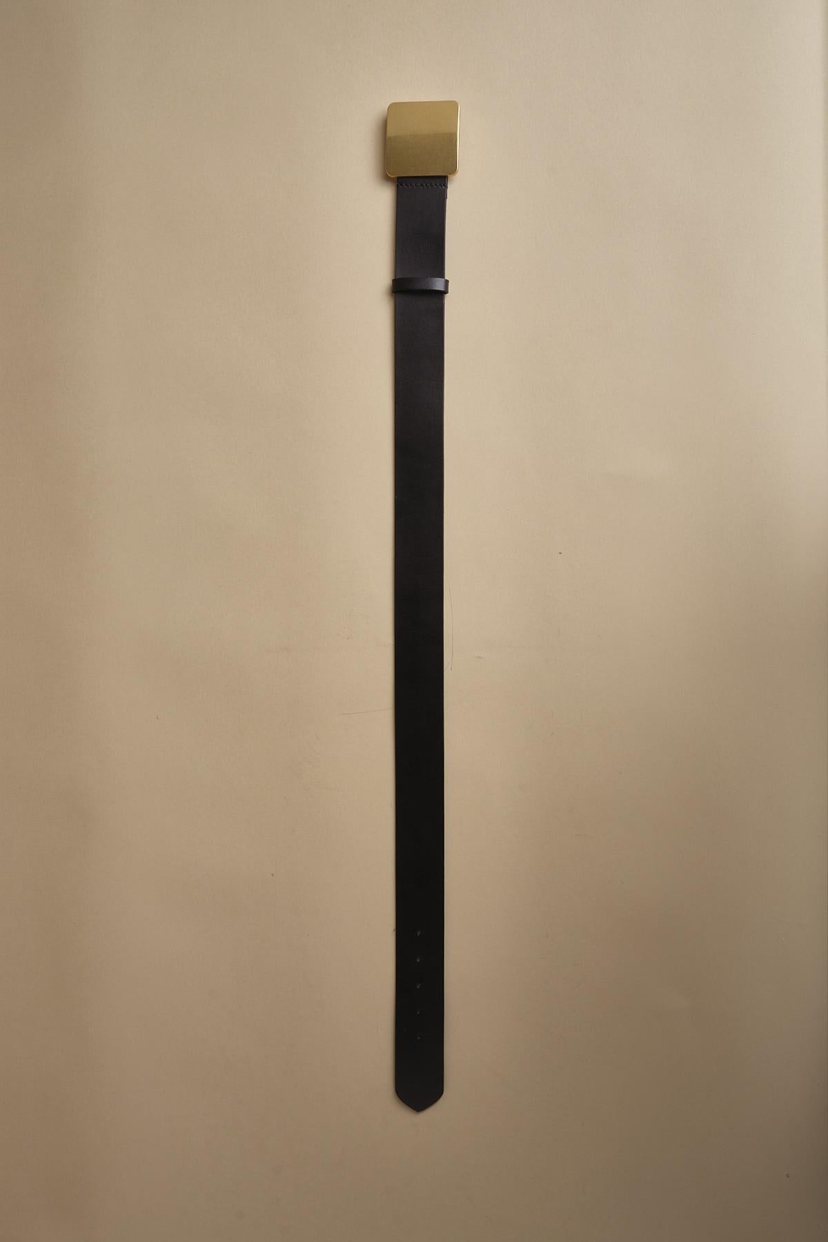 cintura con fibbia quadrata. SQUARE BLACK laurence bras 