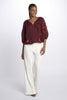 STRIPE FLOWER camicia con fiori ricamati sulla manica by milaura.