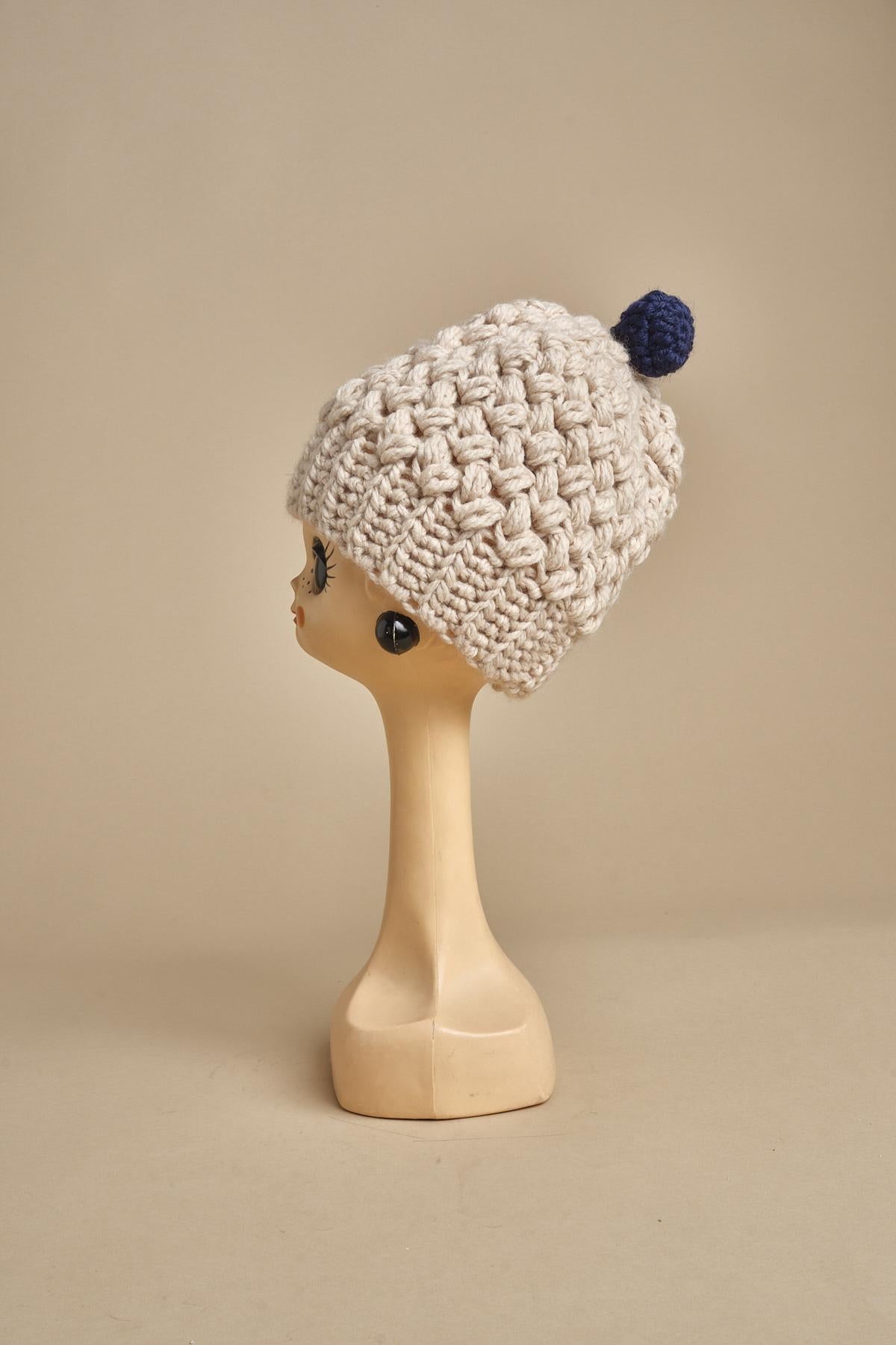 cappello tinta unita con pon pon H498 V3 exQUISITEJ 