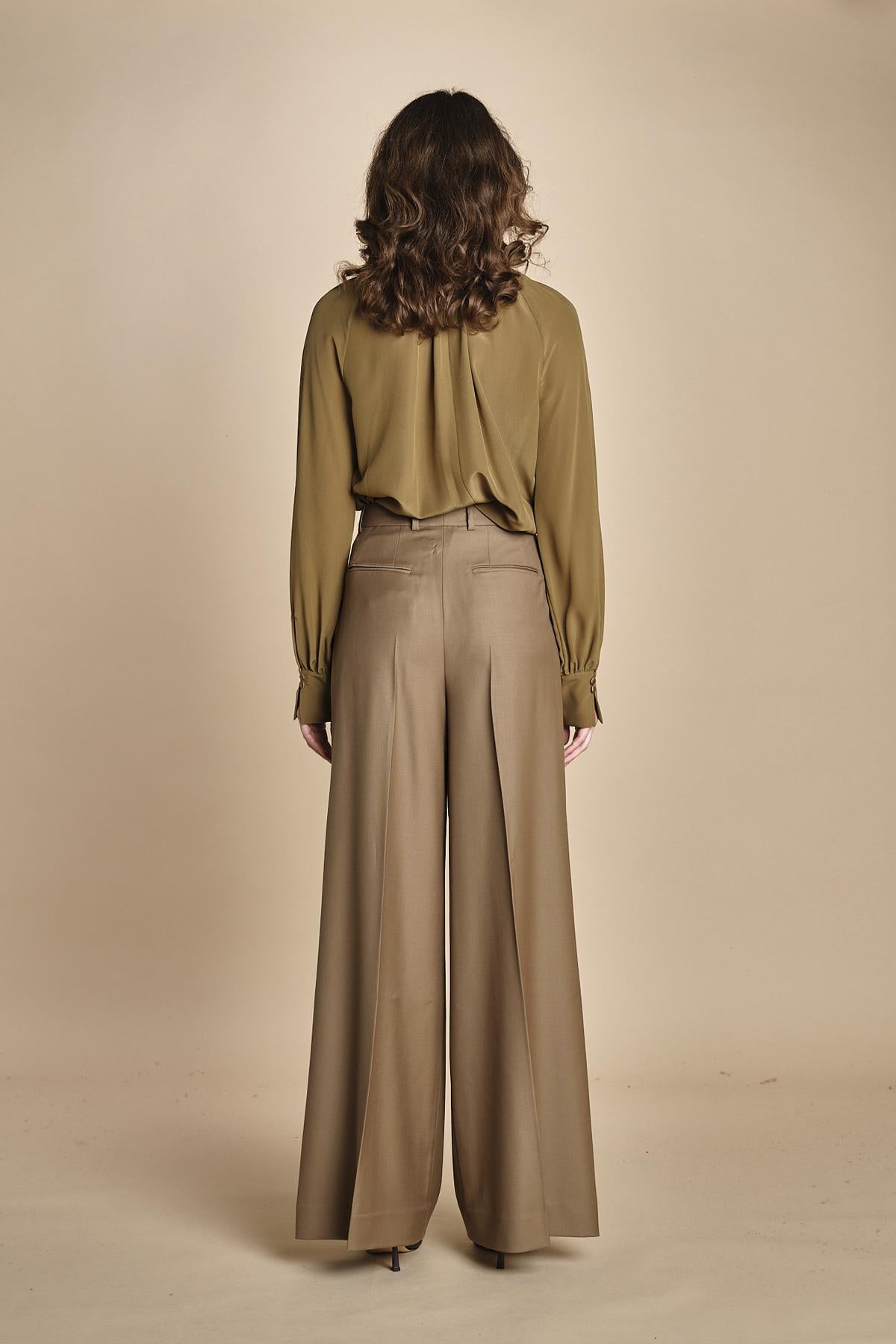 pantalone in batavia con tasca sul retro MONIQUE 689907 19 quelledue 