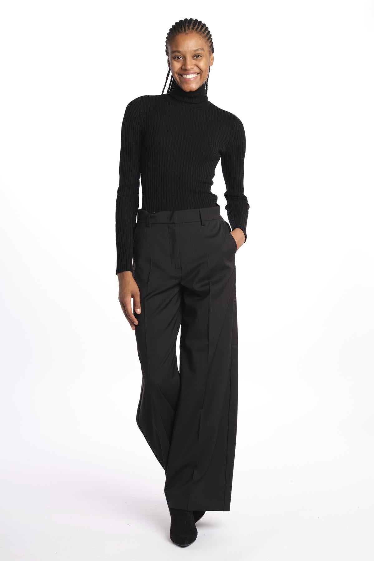  2425136041600 002NERO weekend maxmara 