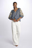 STRIPE FLOWER camicia con fiori ricamati sulla manica by milaura.