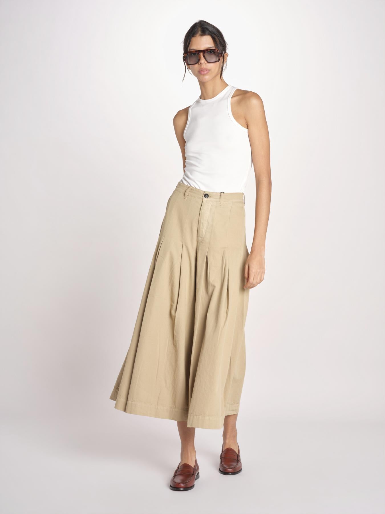  VIVIENNE ESSELING BEIGE true avenue 