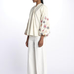 OKSANNA camicia con maniche a palloncino decorate E25TU001 ECRU stella forest 