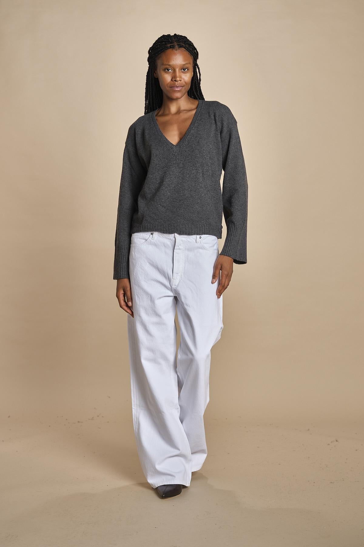 maglia con scollo a v e manica a campana by milaura. D2500894 871 GRIGIO milaura 