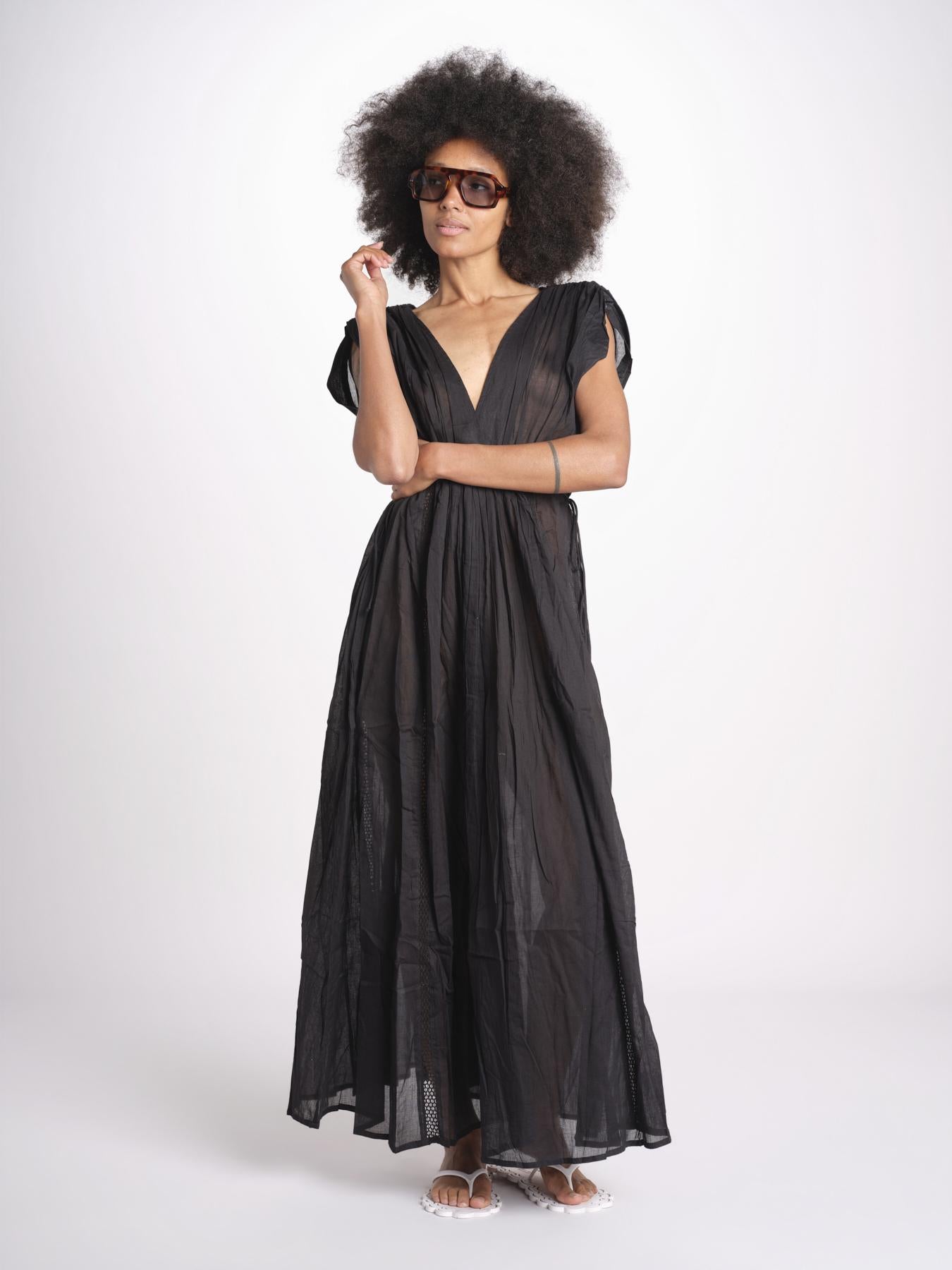 abito con nervature legato in vita MIKONBLK NOIR laraethnics 