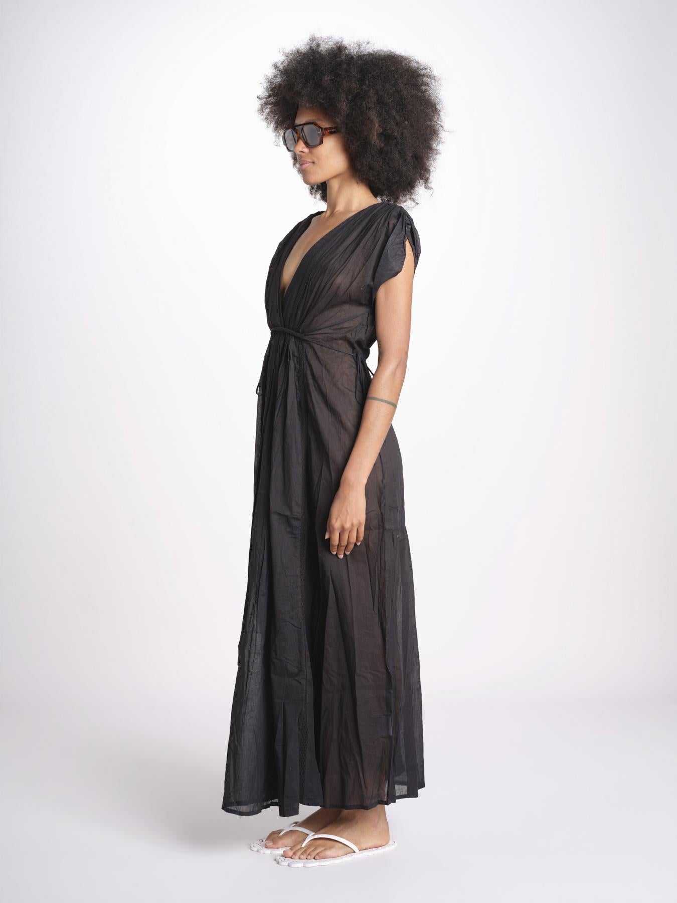 abito con nervature legato in vita MIKONBLK NOIR laraethnics 