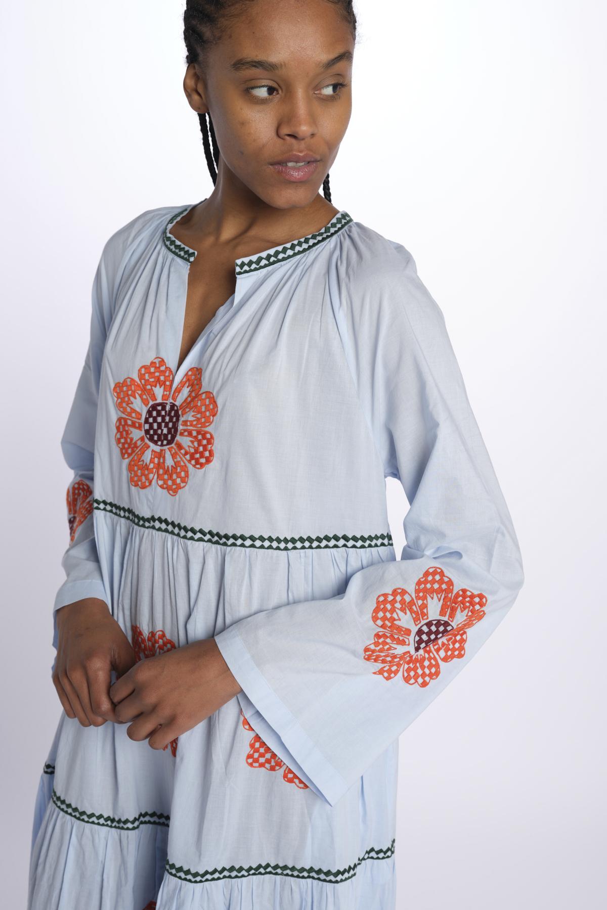 TALI FLOWER abito con fiori ricamati multicolor by milaura. BE24932DRESS LT BLUE benaras soleil 