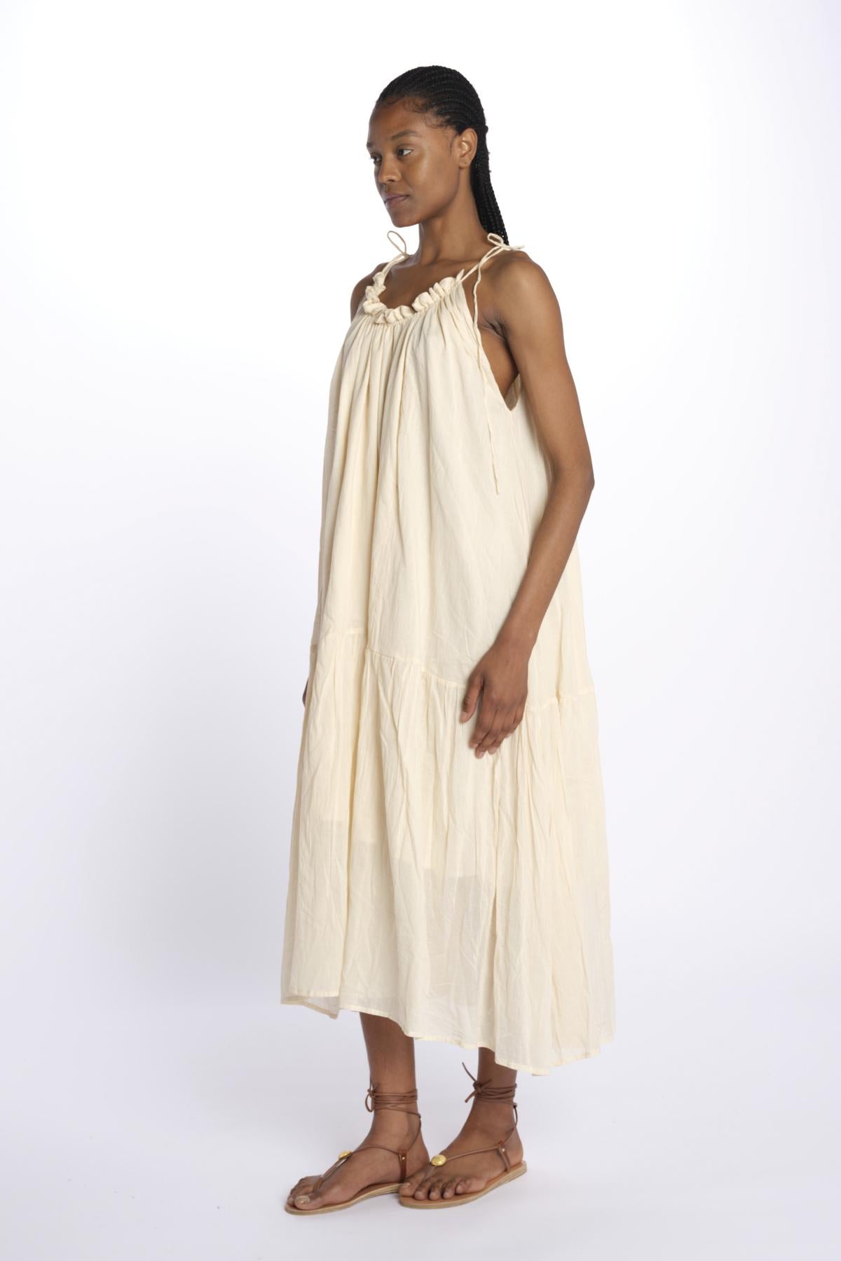 PALOMA abito lungo con balze e spalline sottili PALOM SAND laraethnics 