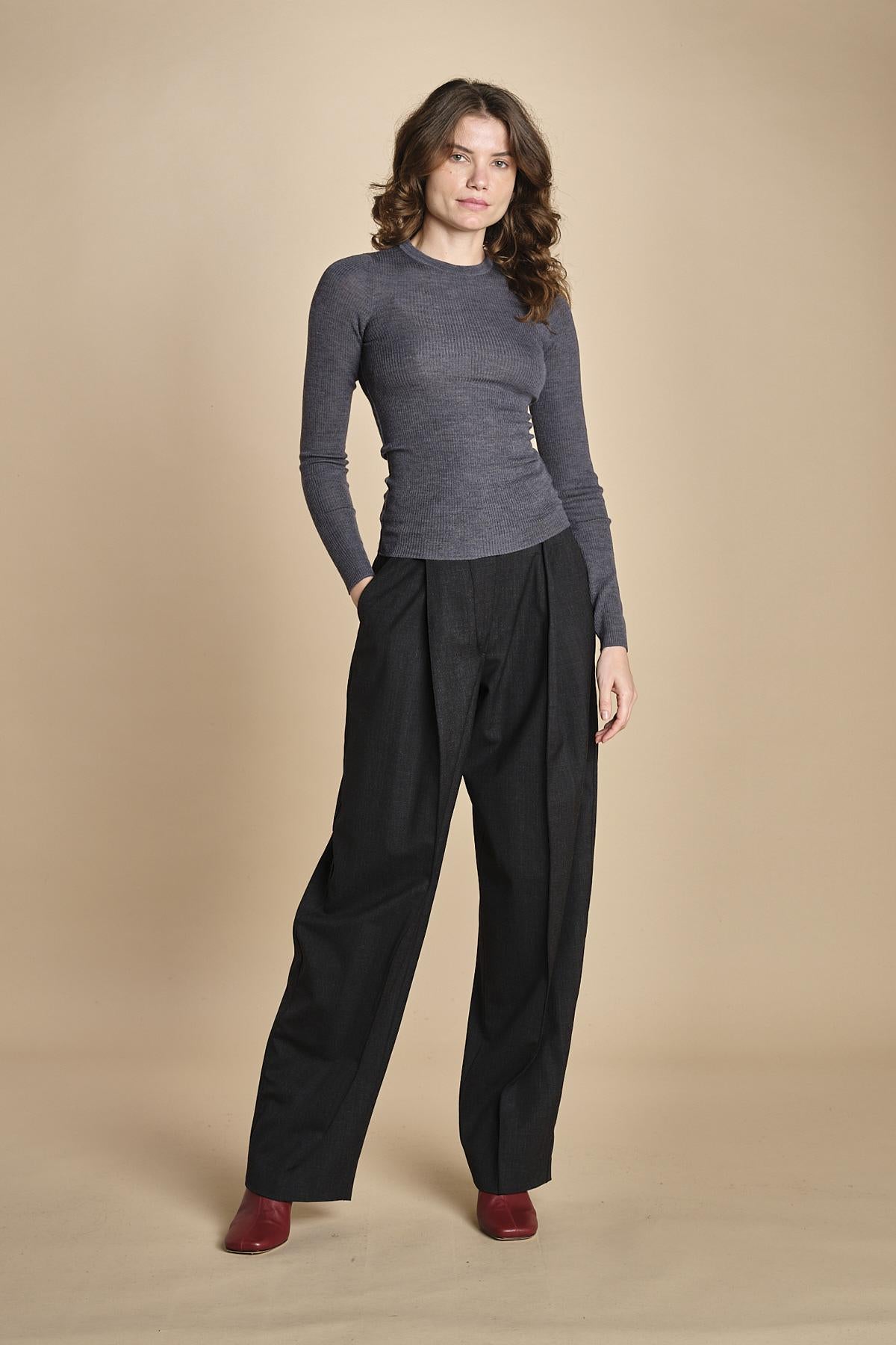 girocollo a costine manica luna in lana merino LAU30 E14038 GRIGIO SCURO milaura 