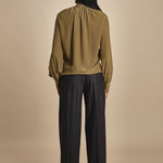 VITTORIA camicia collo alto in seta VITTORIA 22209712 19 quelledue 