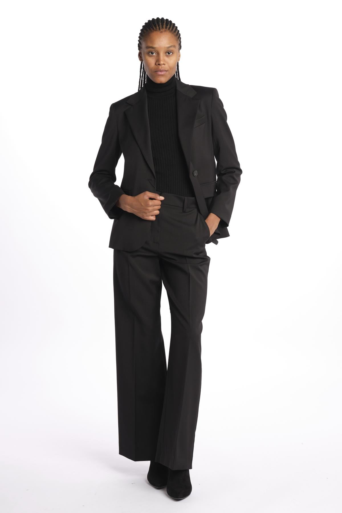  2425136041600 002NERO weekend maxmara 