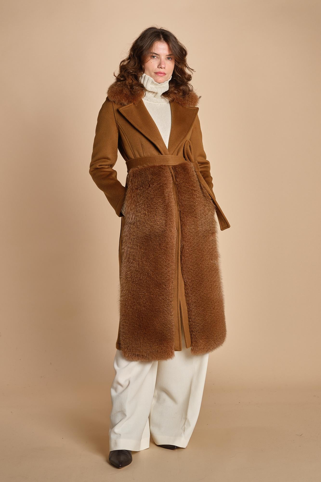 24008 cappotto in panno di lana e volpe con cintura in vita 24008400 TERRA milaura 