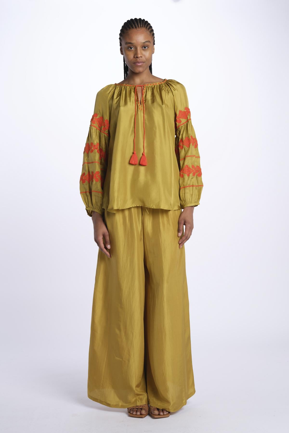 BYBLOS camicia in seta con manica ricamata by milaura. BE22486 OCHER YELLOW benaras soleil 