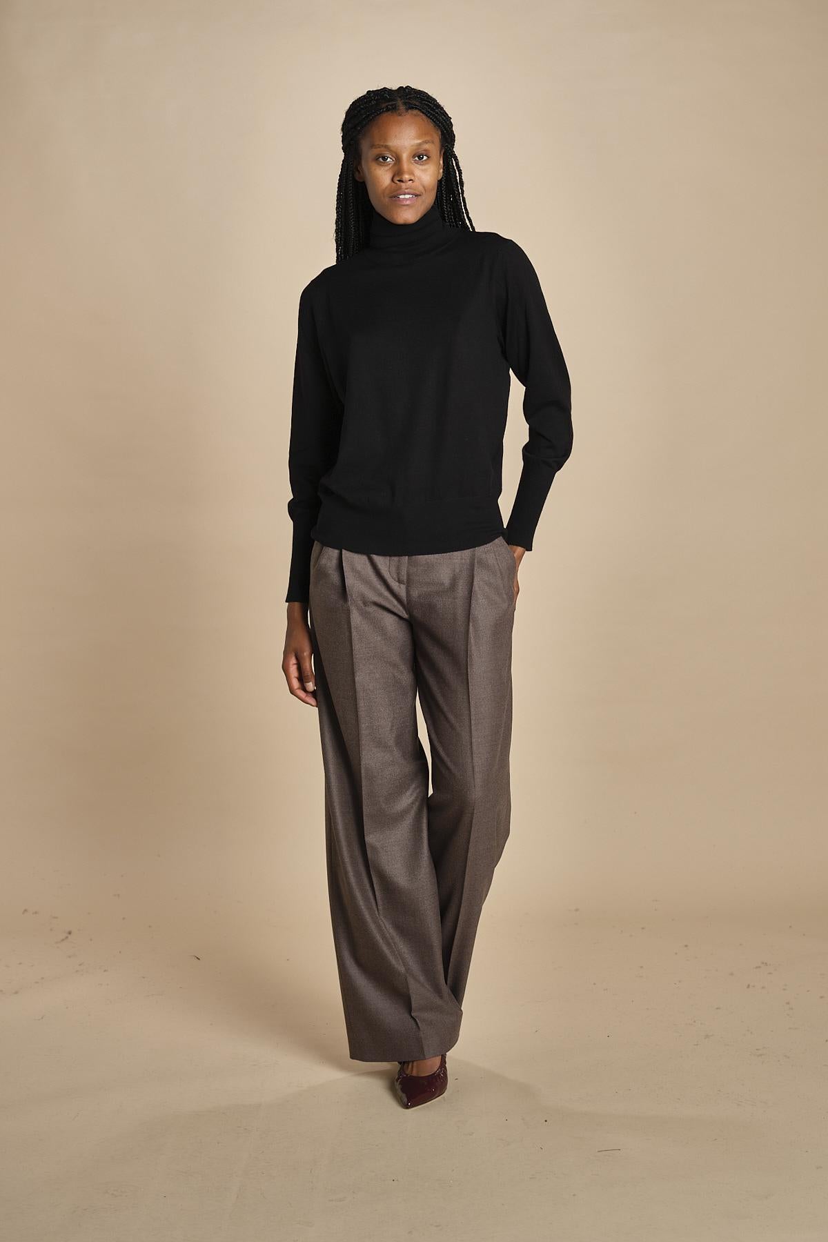 dolcevita over in lana merinos MIL LAU5 E14035 NERO milaura 