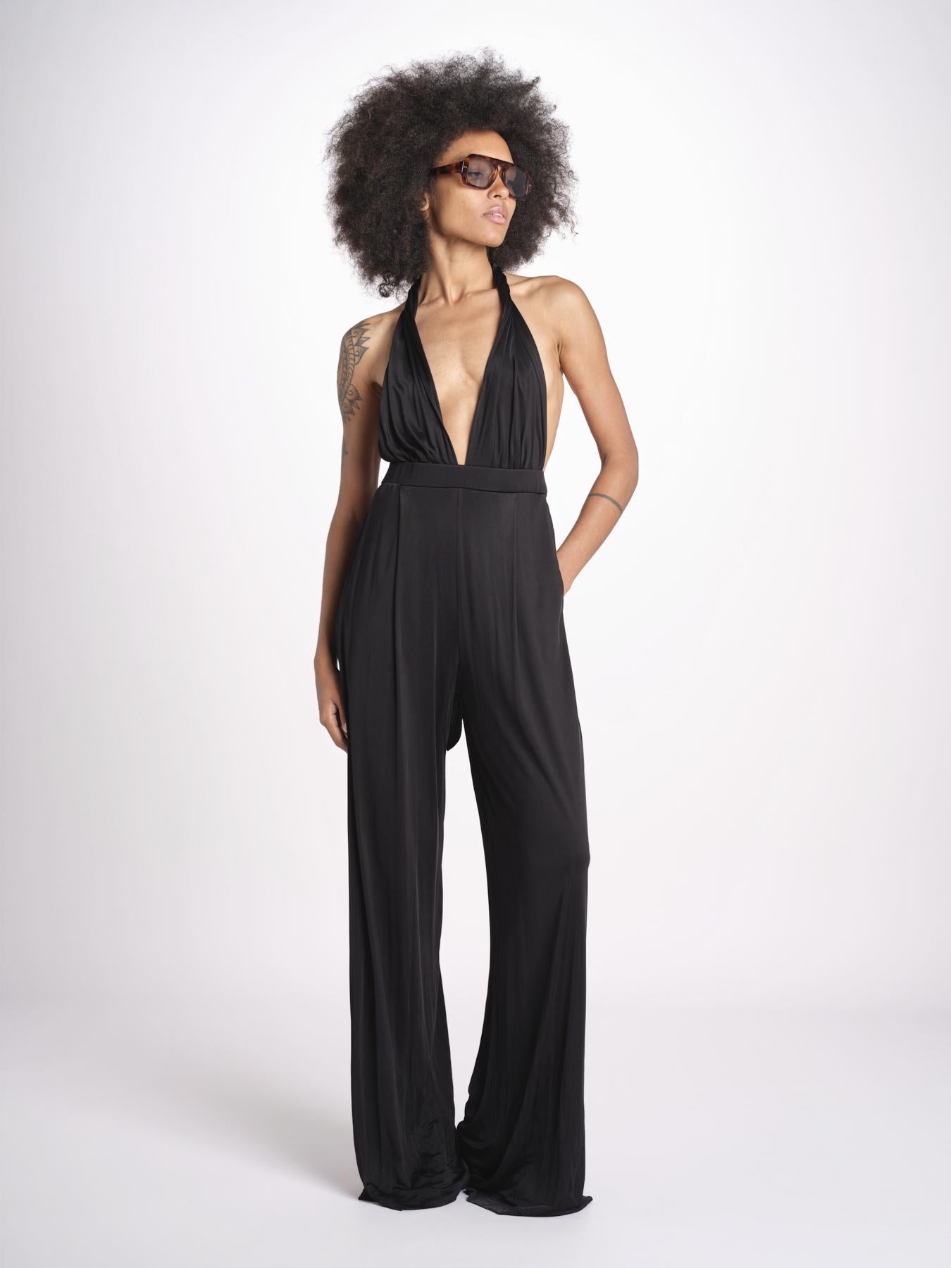 tuta in satin allacciata dietro al collo LENNOX BLACK amazuìn 