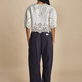 camicia girocollo con fiori intarsiati. LULA 016 WHITE sea ny 