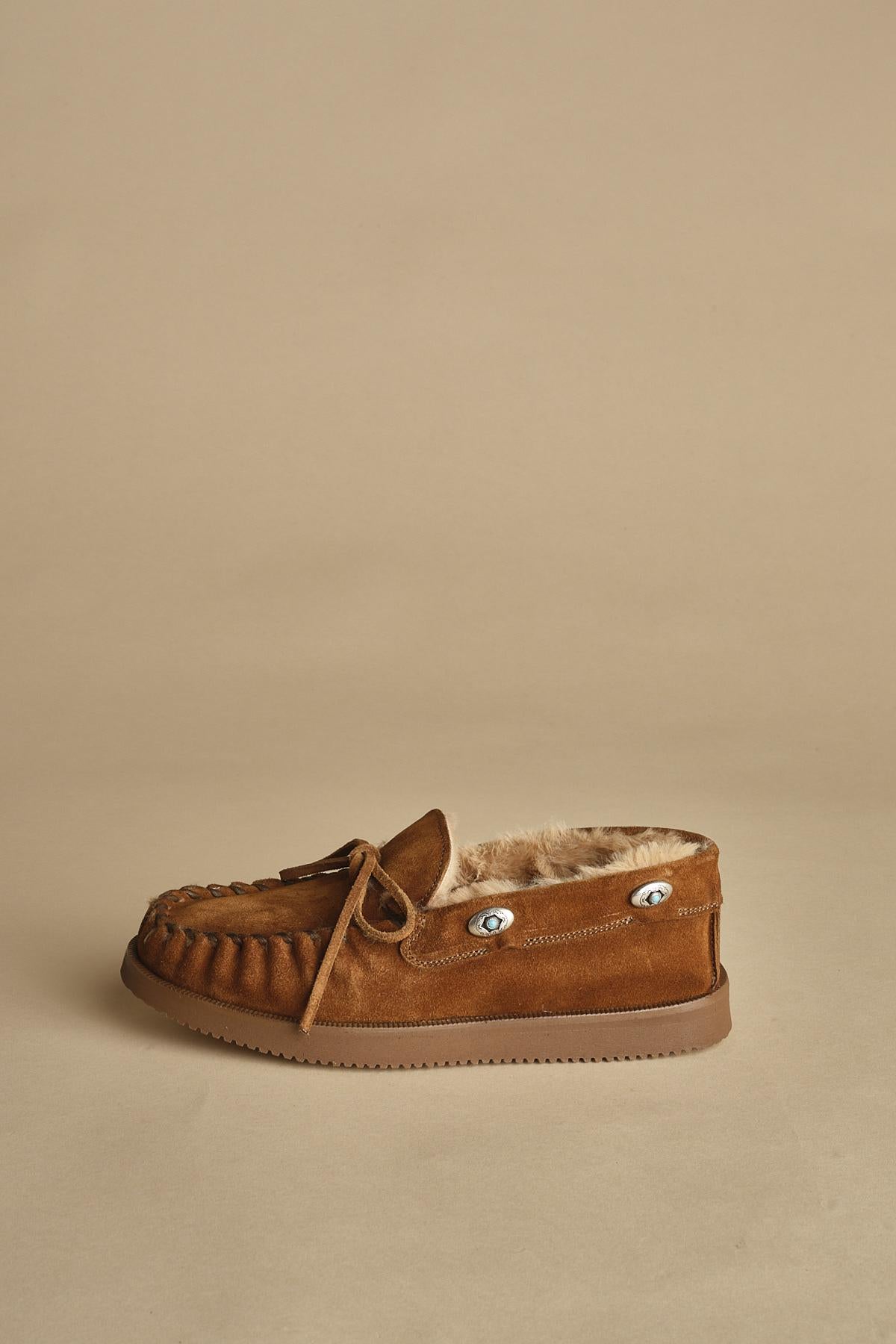 mocassino in suede foderato in lana con borchie. 68642 SARACENO alexander hotto 