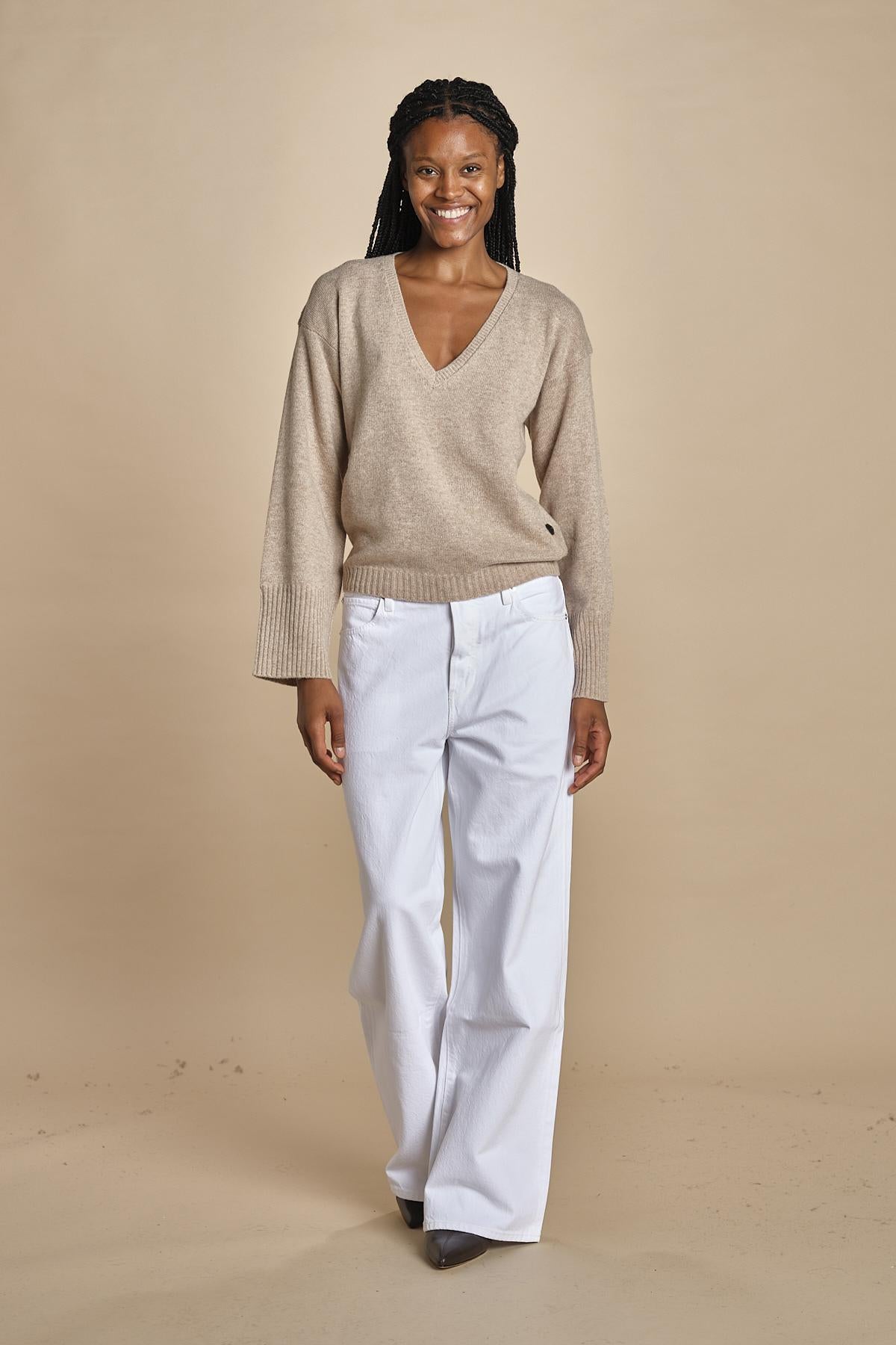 maglia con scollo a v e manica a campana by milaura. D2500894 806 CUMINO milaura 