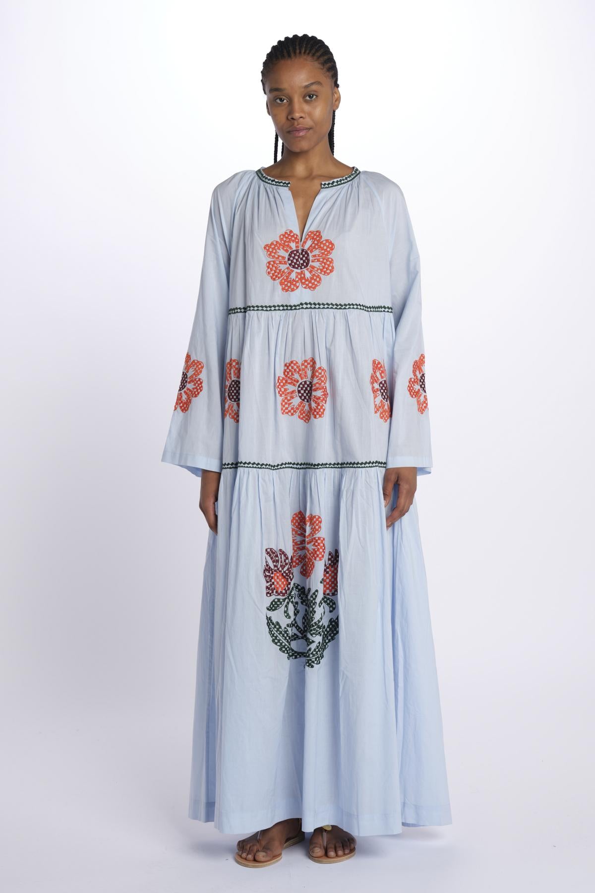 TALI FLOWER abito con fiori ricamati multicolor by milaura. BE24932DRESS LT BLUE benaras soleil 