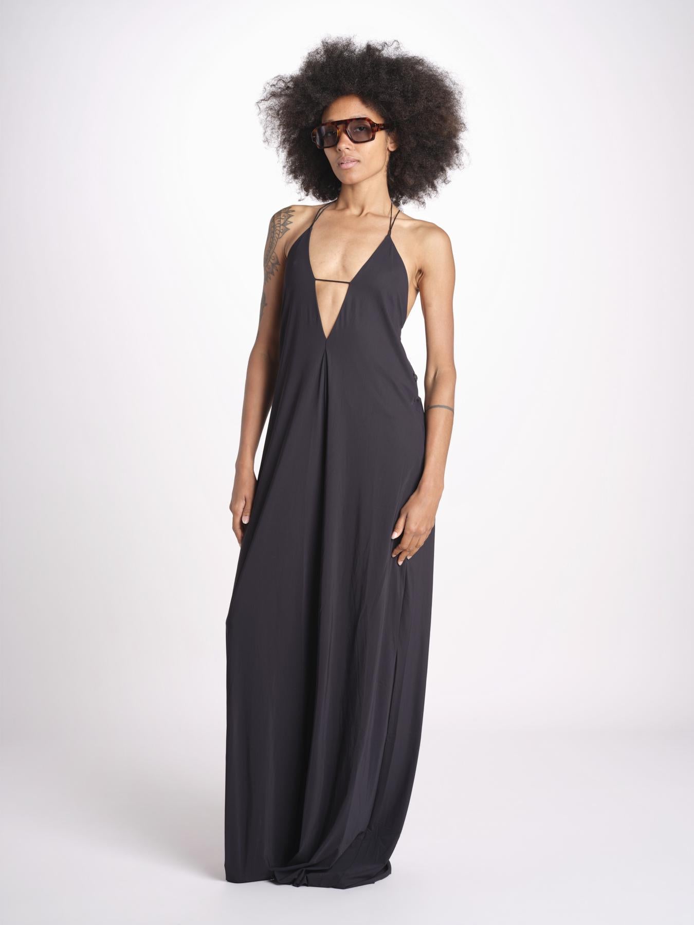 tuta con spalline sottili e incrocio sulla schiena NORA DEEP BLACK amazuìn 