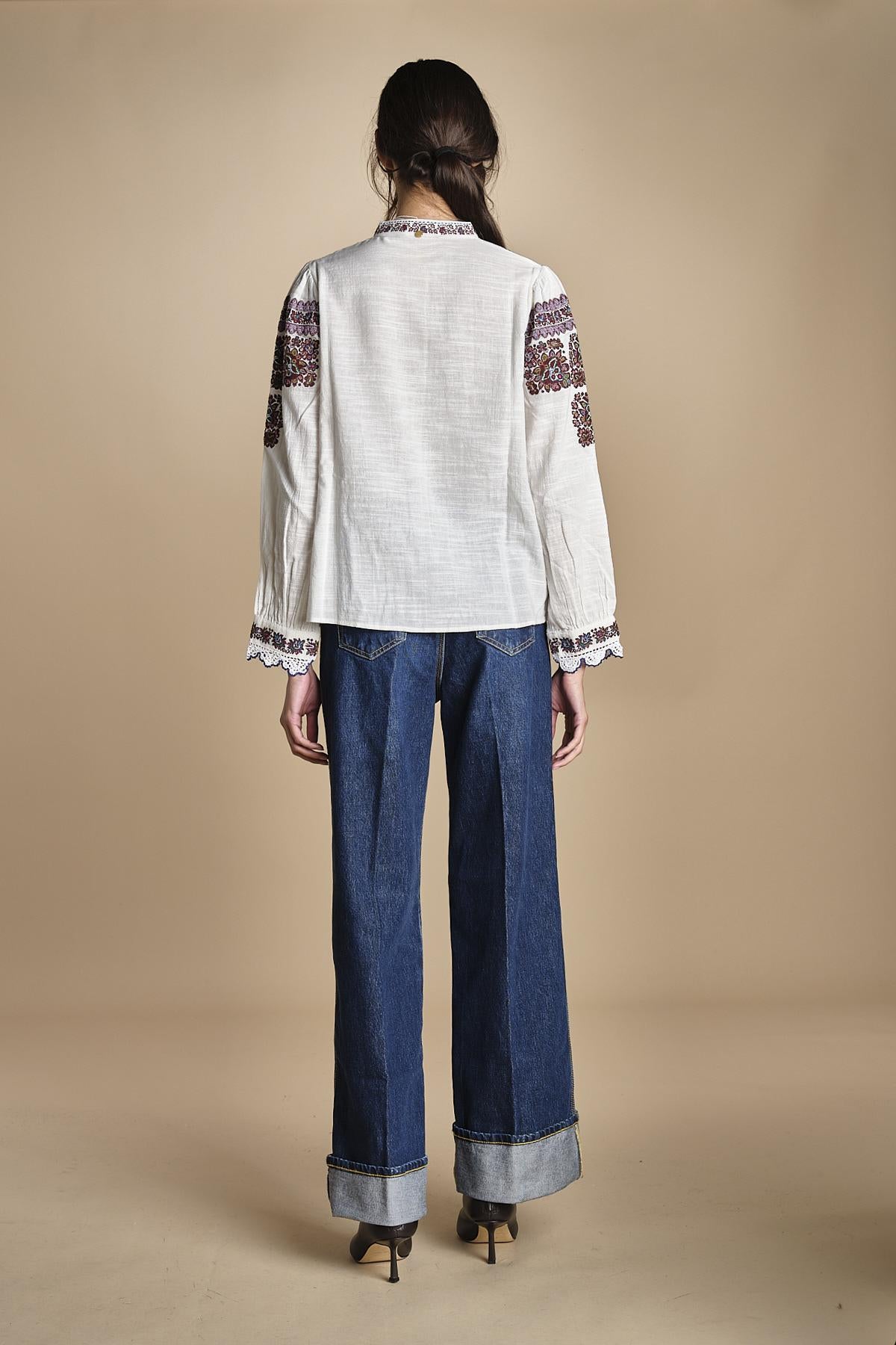 camicia con ricamo floreale TAMI BLOUSE CREAM antik batik 