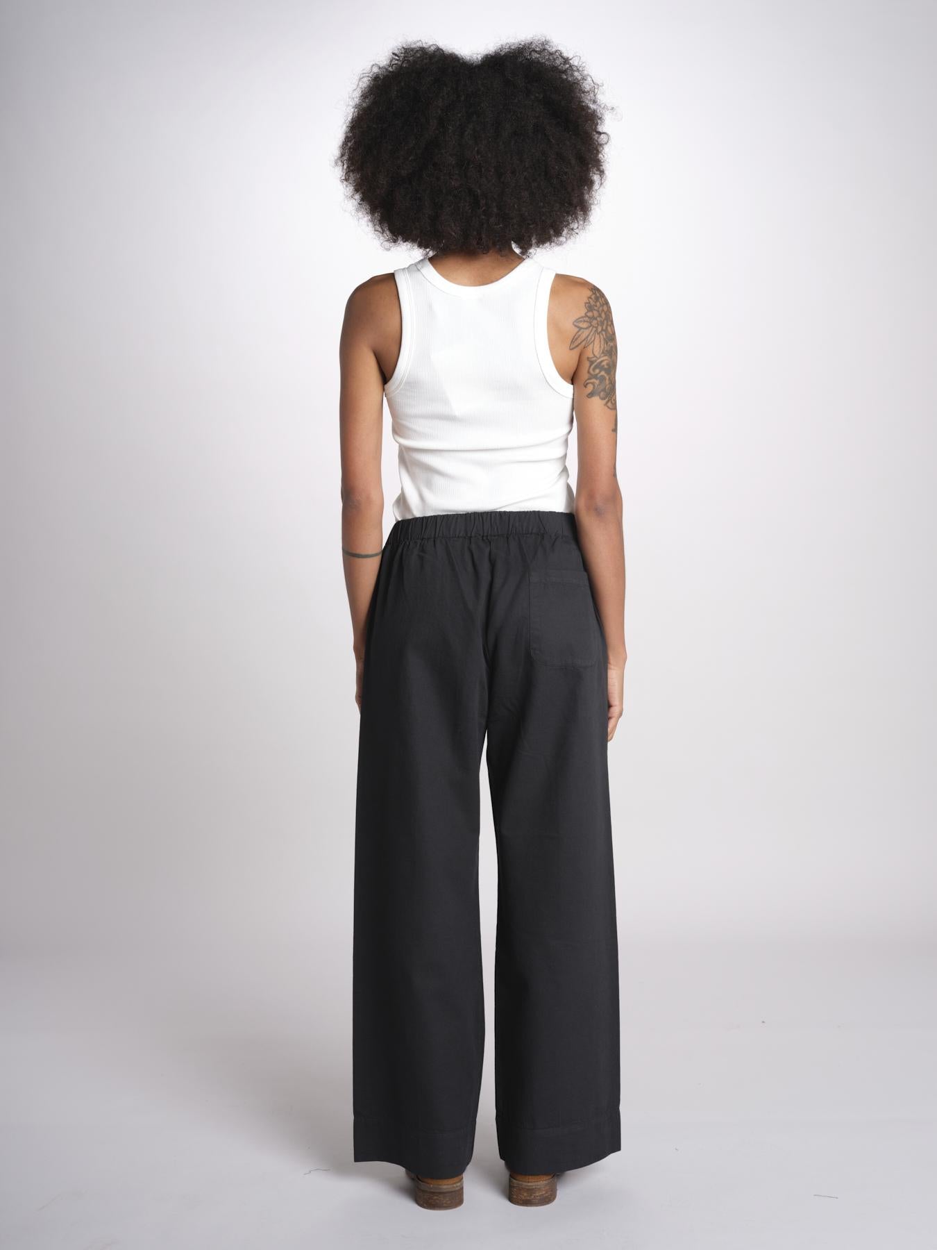 pantalone diritto con elastico in vita PENSIL BLACK BL true avenue 