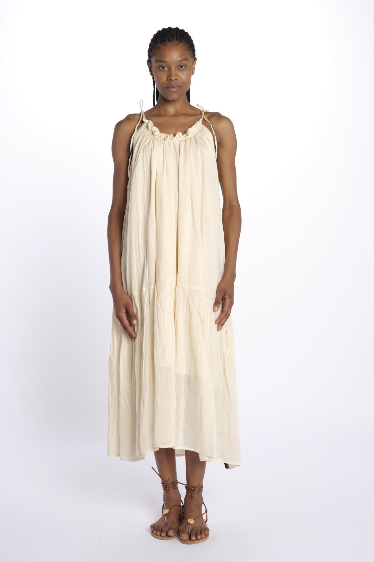 PALOMA abito lungo con balze e spalline sottili PALOM SAND laraethnics 