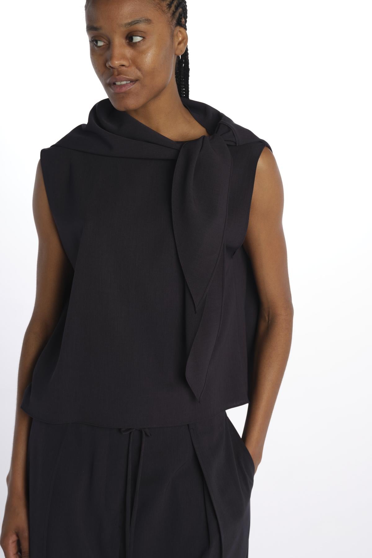 Top con nodo LS2511BL006ENA NAVY le 17 septembre 