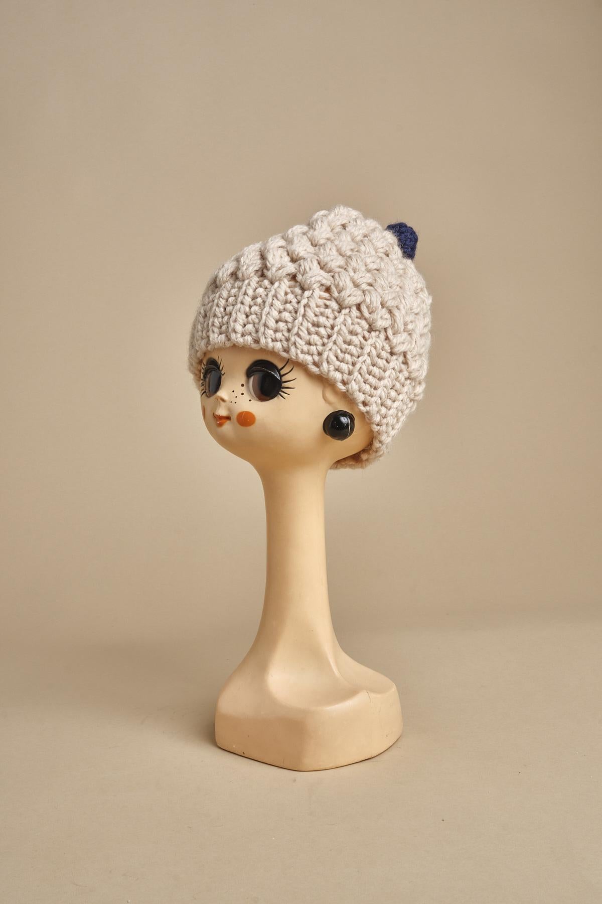 cappello tinta unita con pon pon H498 V3 exQUISITEJ 