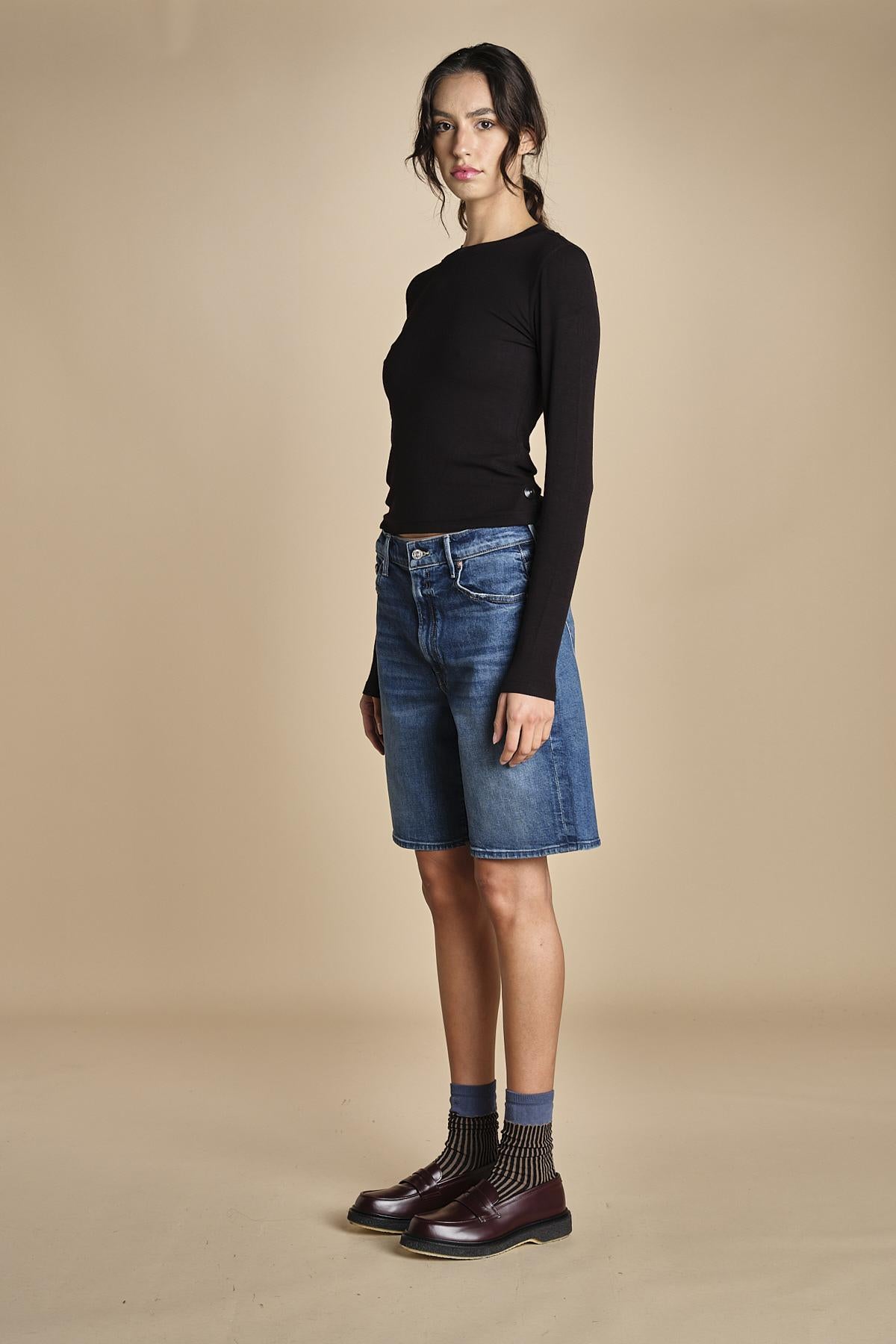 bermuda in denim 4862 THE UNDERCOVER BERMUDA SHORT 259 mother 