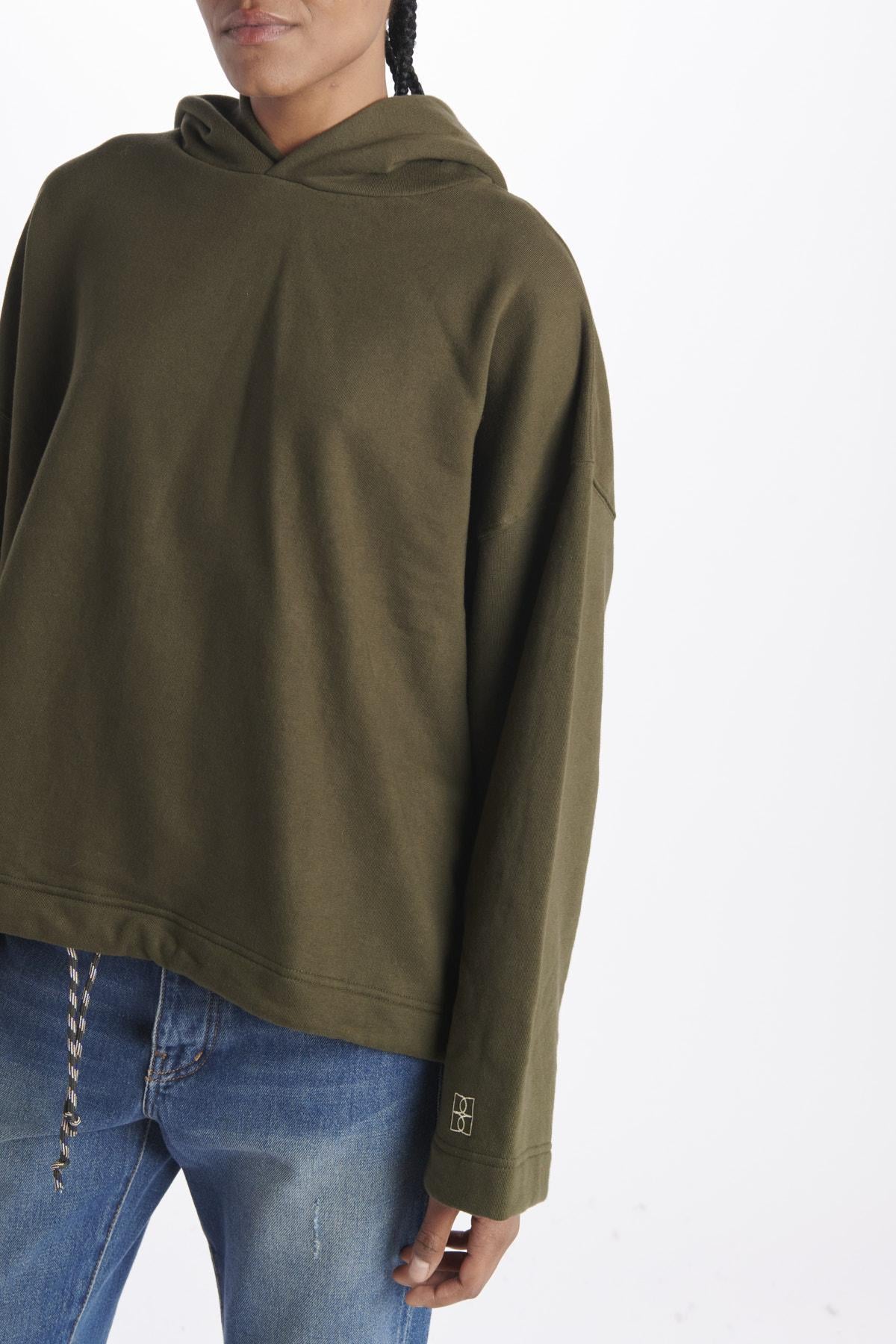  CATET16615730 032 bellerose 
