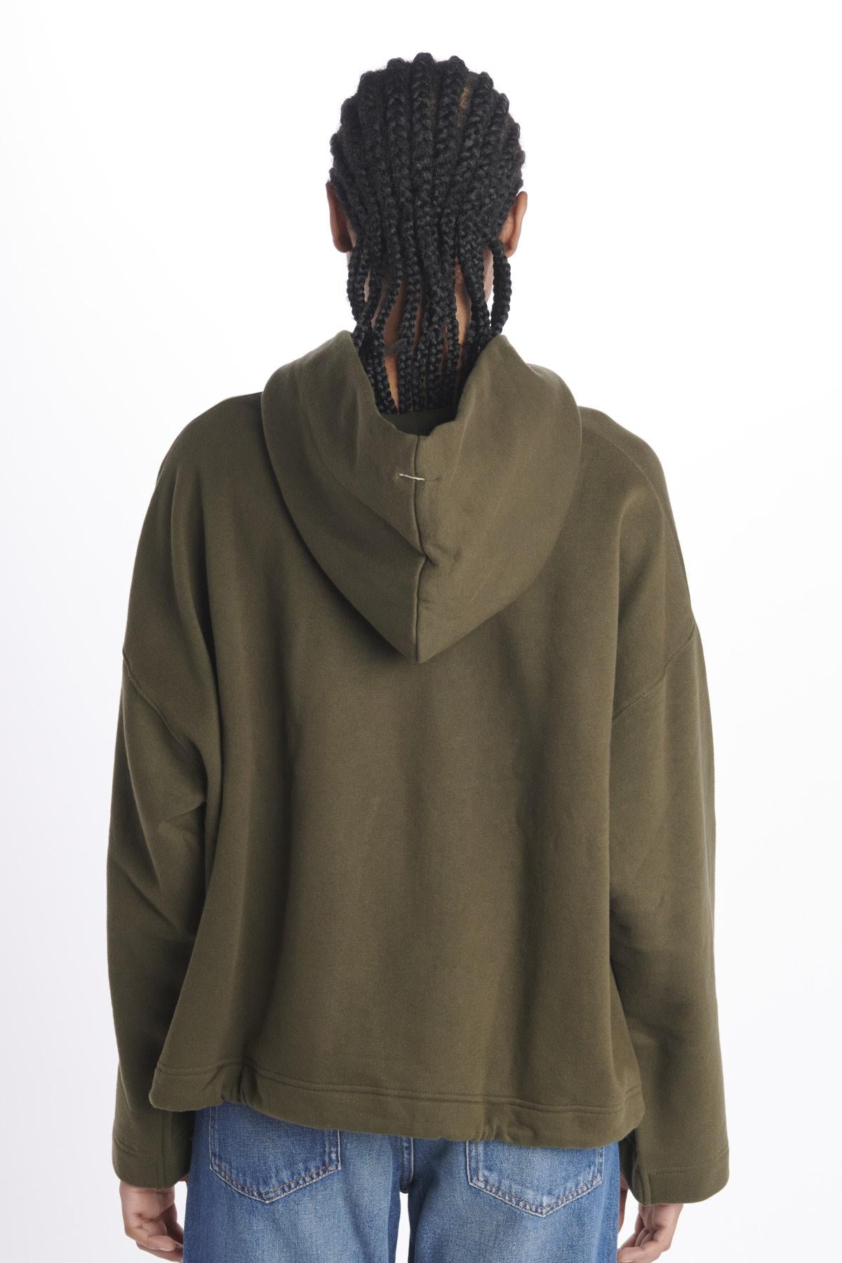  CATET16615730 032 bellerose 