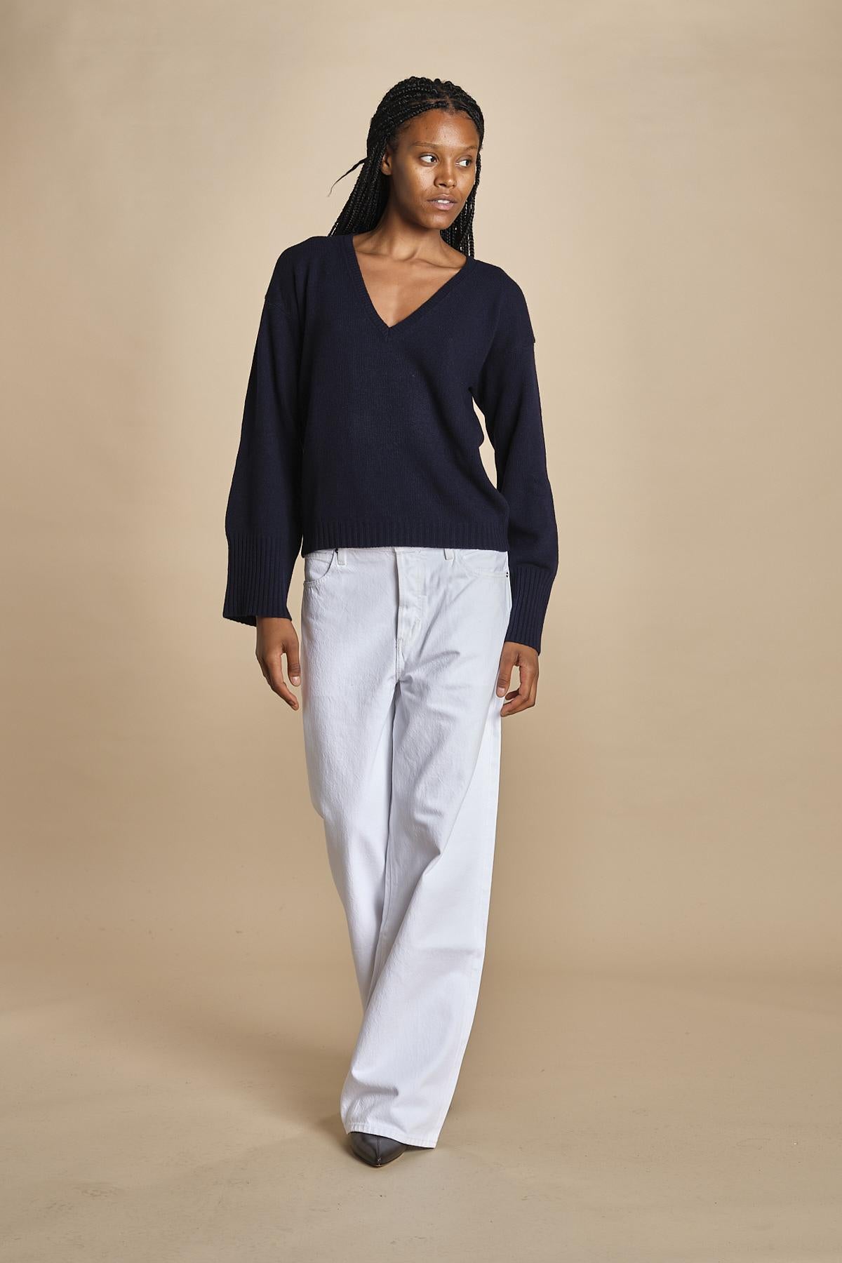 maglia con scollo a v e manica a campana by milaura. D2500894 866 BLU milaura 