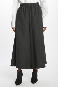 Elastic flannel trousers.